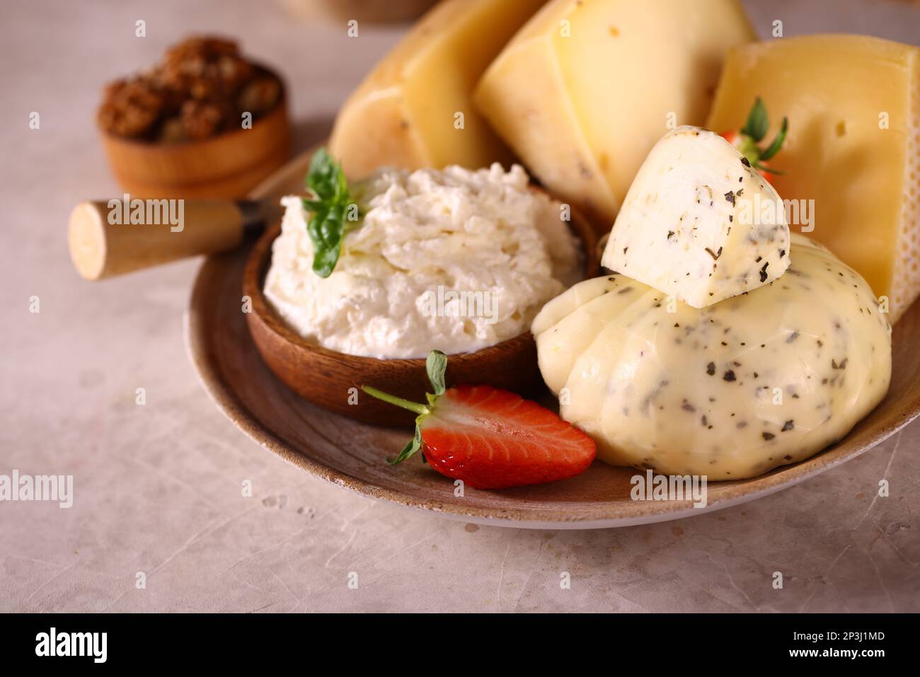 formaggio biologico naturale, stile rustico assortito Foto Stock
