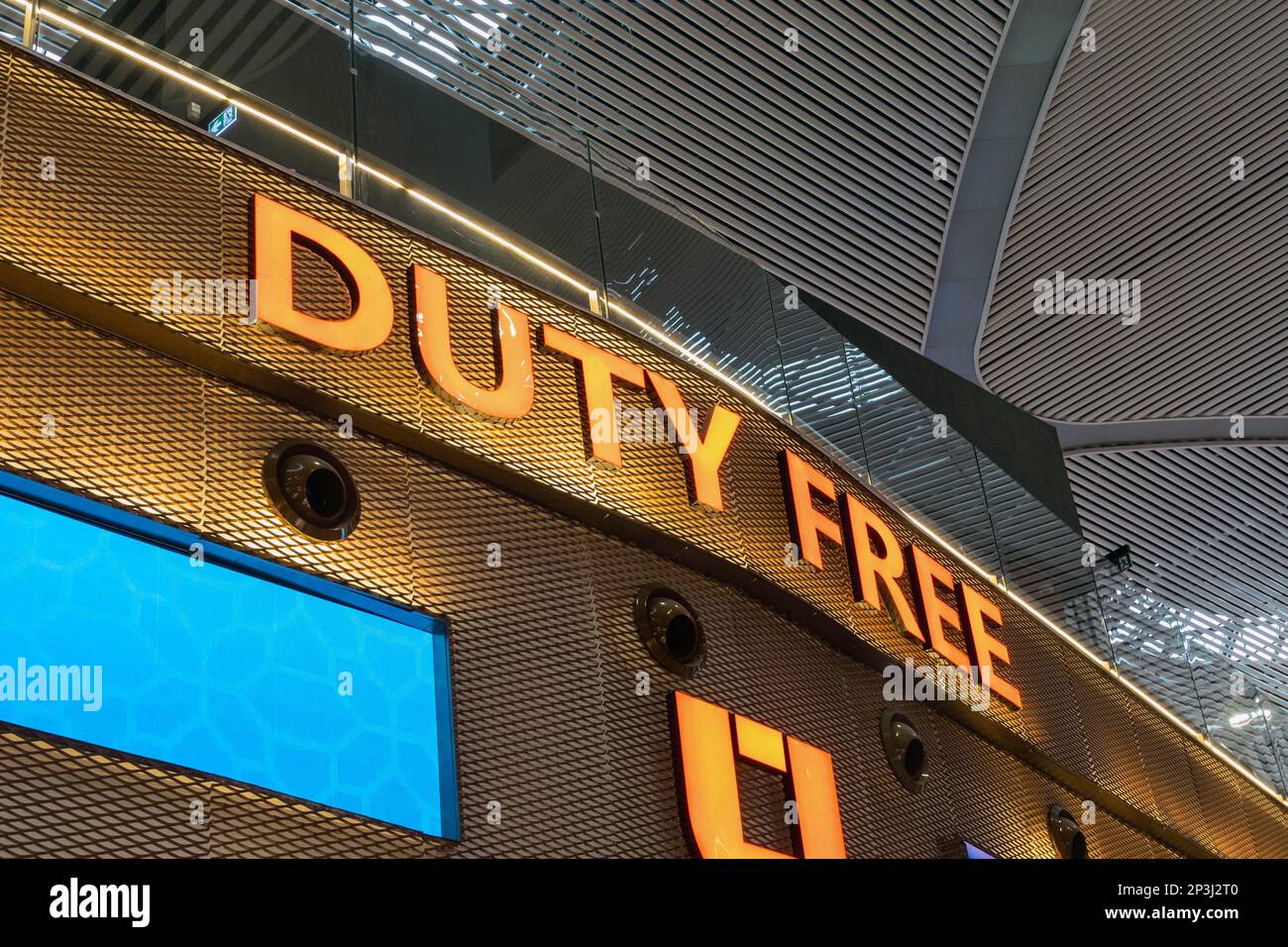 Logo Duty Free visualizzato all'aeroporto interazionale di Istanbul, Turchia. Foto Stock