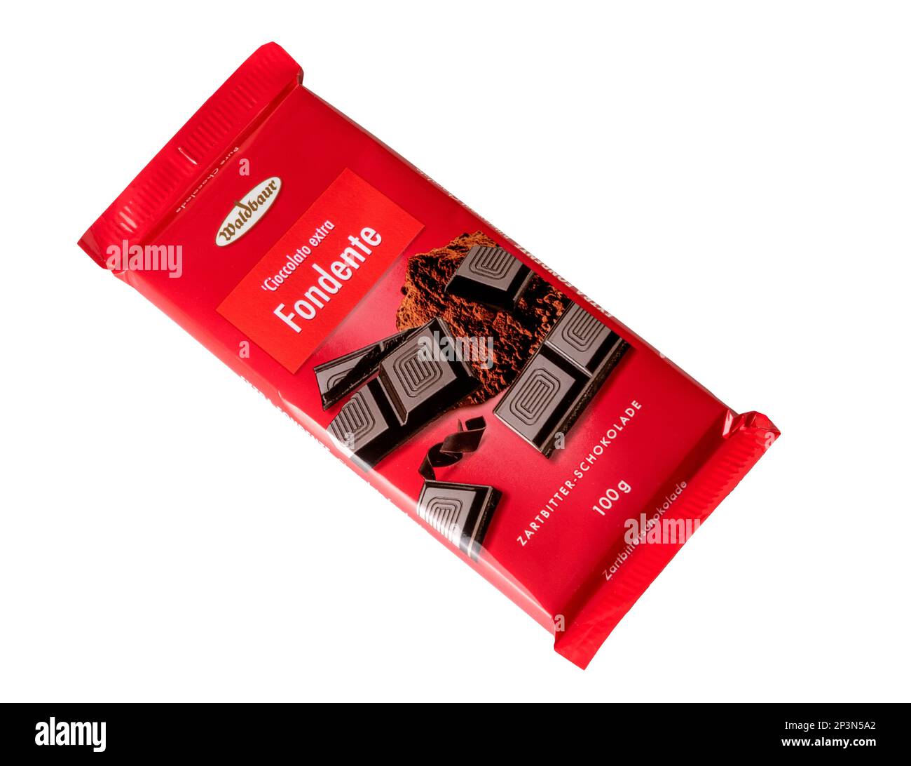 Fondente al cioccolato Waldbaur in confezione rossa italiana isolato su bianco, percorso di ritaglio incluso Foto Stock