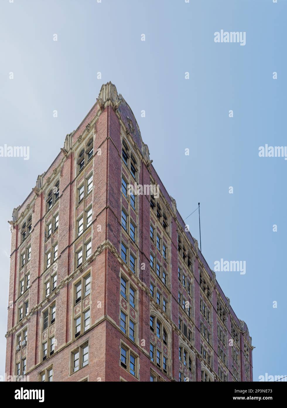 Centro di Pittsburgh: Il John P. Robin Civic Building è un edificio in pietra arenaria e mattoni rossi, originariamente sede della Jones & Laughlin Steel Company. Foto Stock