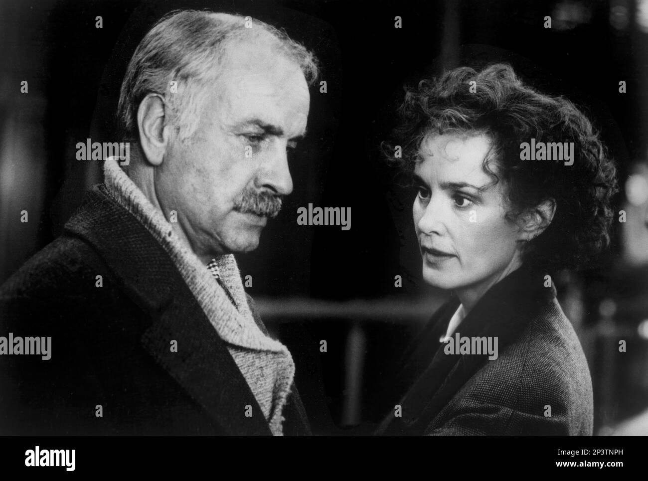 Armin Mueller-Stahl, Jessica Lange, on-set of the Film, 'Music Box', Tri-Star Pictures, 1989 Foto Stock