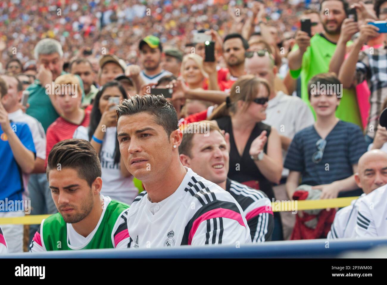 2 August 2014: Real Madrid forward Cristiano Ronaldo (7) starts the match sitting on the bench during a Guinness International Champions Cup match between Manchester United and Real Madrid, at Michigan Stadium in Ann Arbor, Michigan. Manchester United won 3-1 to advance to the tournament final to face Liverpool in Miami, FL. (Icon Sportswire via AP Images) Foto Stock