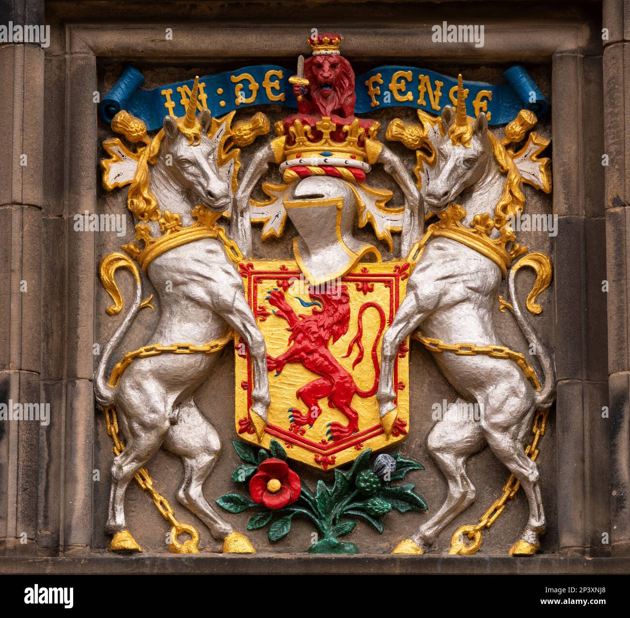 EDIMBURGO, SCOZIA, EUROPA - stemma all'esterno dell'edificio Great Hall, Castello di Edimburgo. Foto Stock