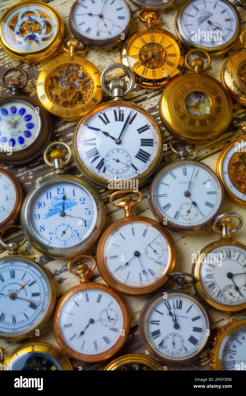 Splendidi orologi tascabili antichi ancora vita Foto Stock