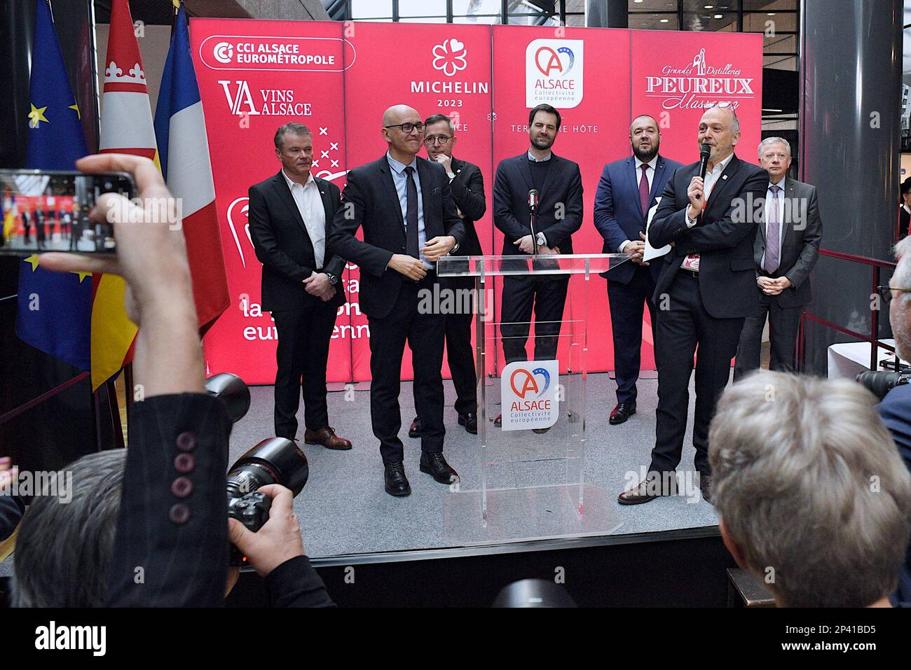 Strasburgo, Francia. 05th Mar, 2023. Inizio della cerimonia delle Guide Stars Michelin che si svolge durante due giorni a Strasburgo presso il Communauté Europénne d'Alsace e il Palais de la Musique et des Congrès. Alla presenza di Gwendal Poullennec, Guillaume Gomez, Jean Francois Piège, Frédéric Anton, Nicolas Stamm Corby, Jean-Luc Heimburger, Frédéric Bierry, Jean Luc Hoffmann, Monique Jung, Camille Sedira Miss Alsace.Strasbourg, Francia nordorientale, il 5 marzo 2023. Foto di Nicolas Roses/ ABACAPRESS.COM Credit: Abaca Press/Alamy Live News Foto Stock