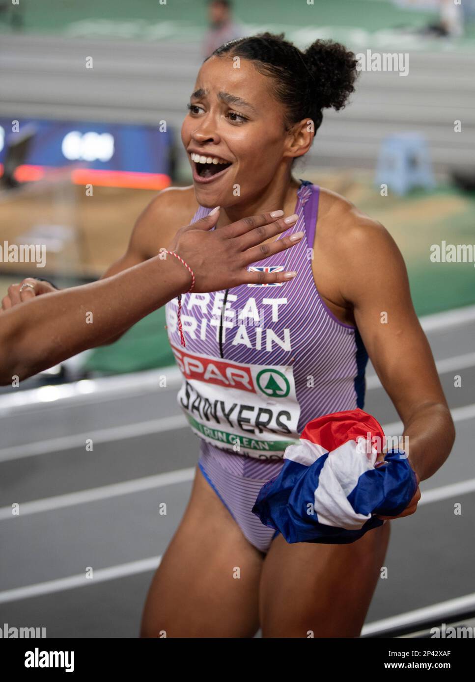 Jazmin Sawyers of Great Britain & NI festeggia la sua vittoria nella finale femminile di long jump ai Campionati europei di atletica indoor alla Ataköy Athletics Arena di Istanbul, Türkiye. Foto di Gary Mitchell Foto Stock