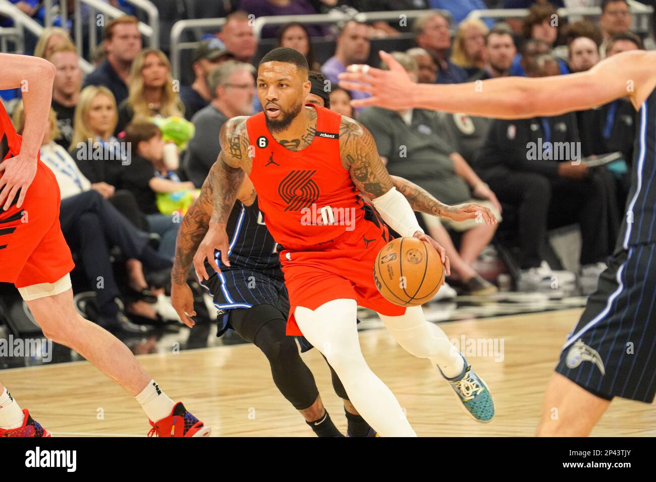 Orlando, Florida, USA, 5 marzo 2023, La guardia dei Blazers del Portland Trail Damian Lillard #0 corre in avanti durante il primo tempo all'Amway Center. (Photo Credit: Marty Jean-Louis/Alamy Live News Foto Stock