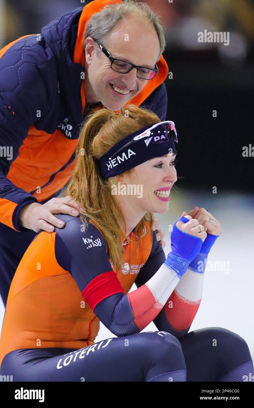 Heerenveen, Paesi Bassi. 5th Mar, 2023. Antoinette Rijpma-de Jong dei Paesi Bassi festeggia dopo le 1500m Donne al Campionato Mondiale di velocità ISU di Heerenveen, Paesi Bassi, 5 marzo 2023. Credit: Zheng Huansong/Xinhua/Alamy Live News Foto Stock