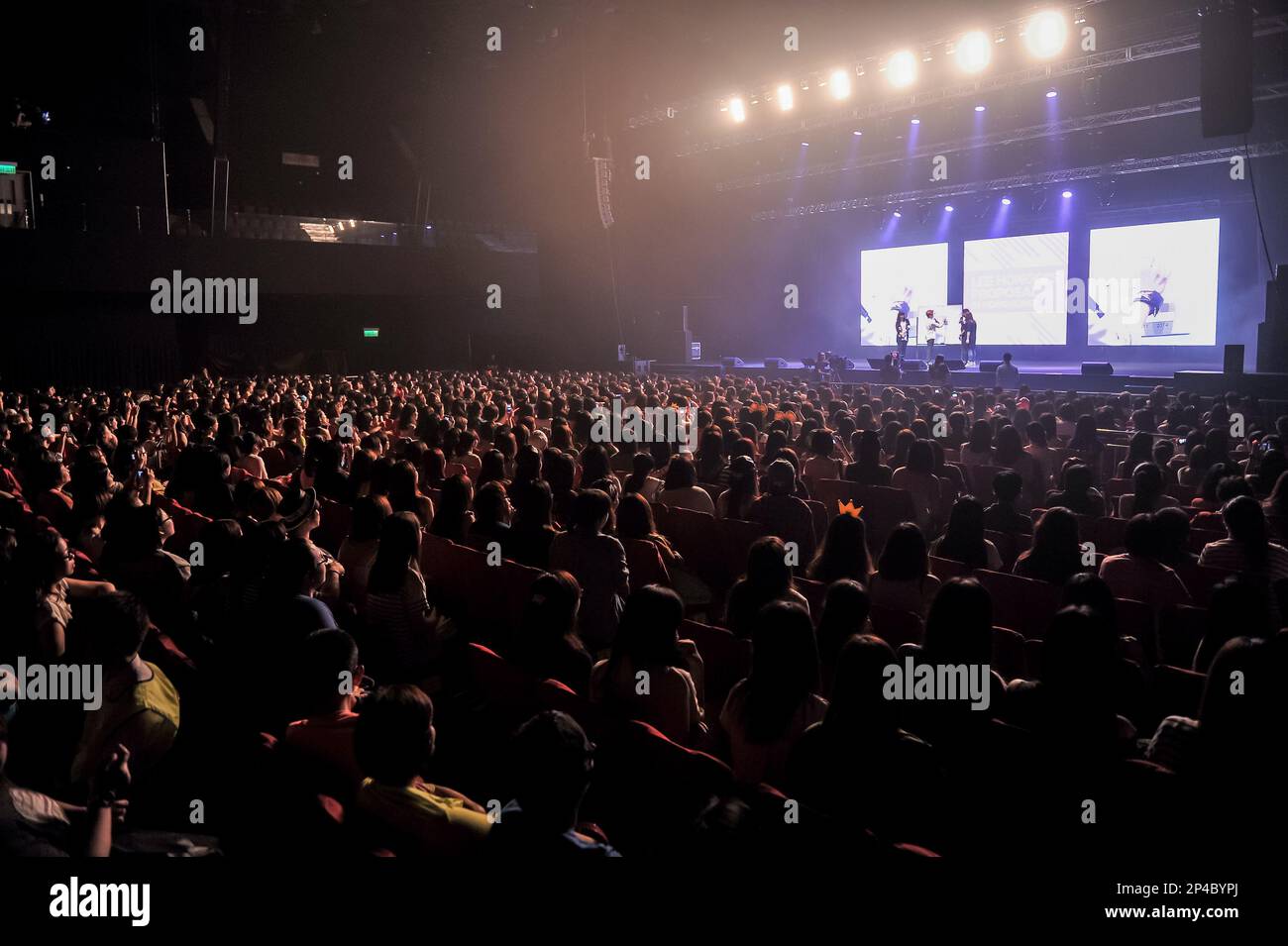 South Korea singer Hong Ki Lee meets his fans in Hong Kong,China on Saturday June 28,2014. (TopPhoto via AP Images) Foto Stock