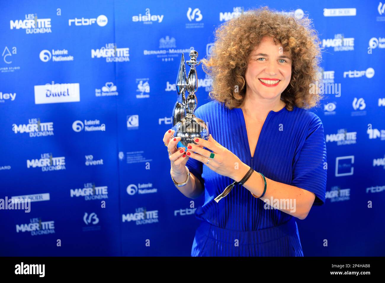 Nicolas Landemard / le Pictorium - 2023 MAGRITTES CERIMONIA - 4/3/2023 - Belgio / Bruxelles / Bruxelles - Eve Martin, premiata per il suo lavoro sui set del film chiudere alla cerimonia Magritte 12th. Foto Stock
