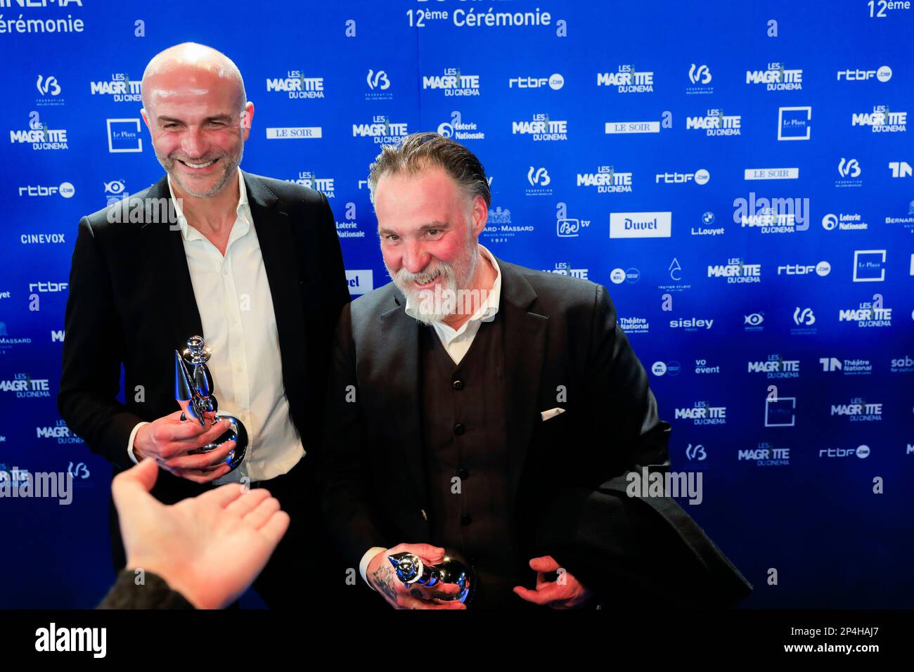 Nicolas Landemard / le Pictorium - 2023 CERIMONIA MAGRITTES - 5/3/2023 - Belgio / Bruxelles / Bruxelles - attore Bouli Lanners (R) e produttore Jacques-Henri Bronckart (L) premiati per il miglior film per 'Nessuno ha da sapere' alla cerimonia Magritte del 12th. Foto Stock