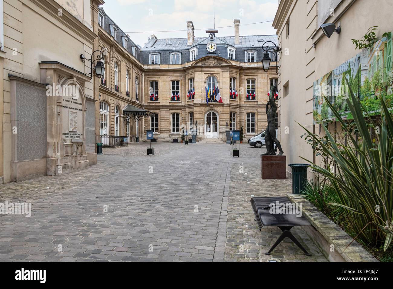 L'esterno e il cortile del Municipio nel 9th Arrondissement. Foto Stock