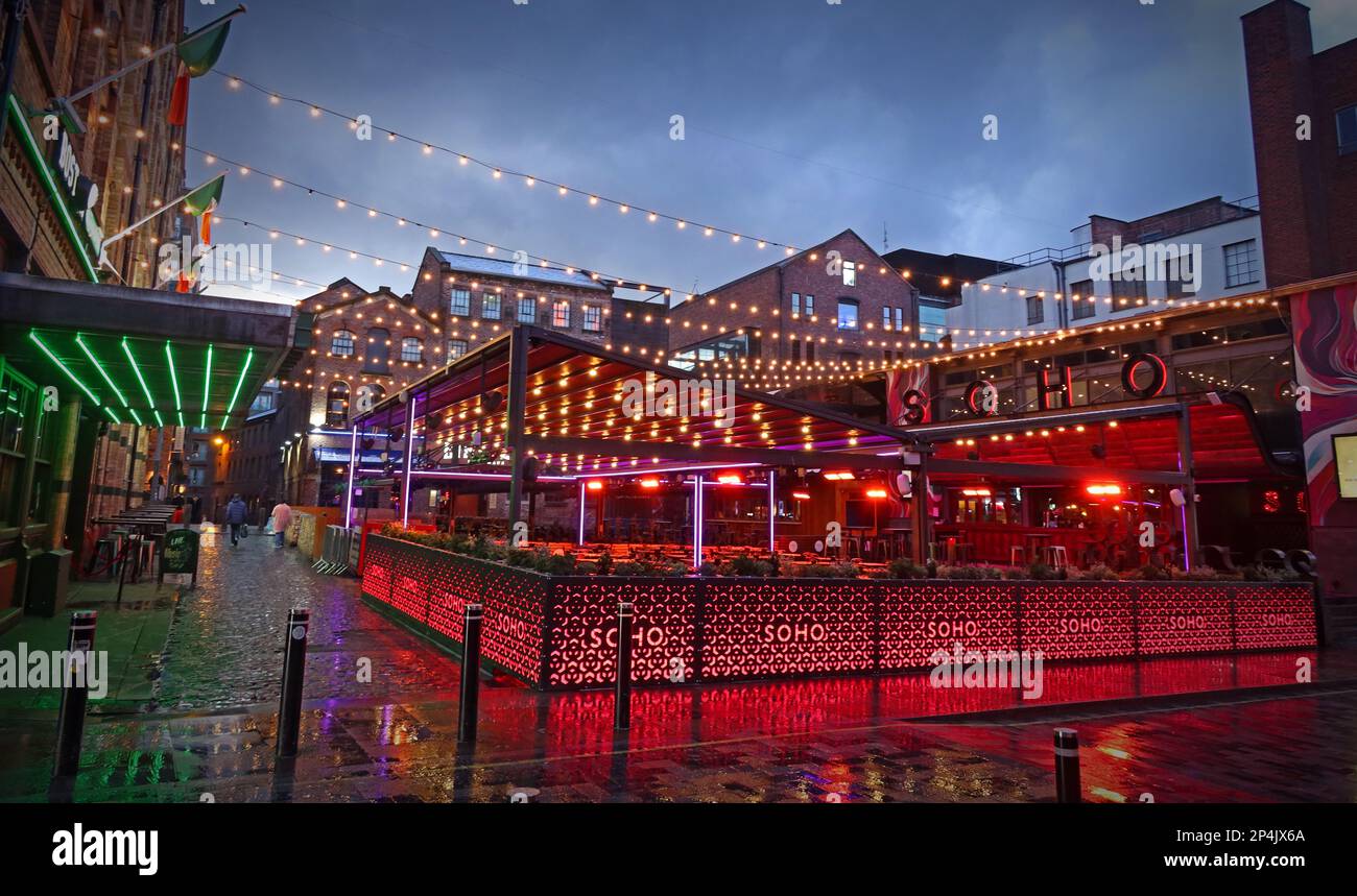 SOHO al crepuscolo, Piazza dei Concerti, Concert St, Liverpool, Merseyside, INGHILTERRA, REGNO UNITO, L1 4NR Foto Stock