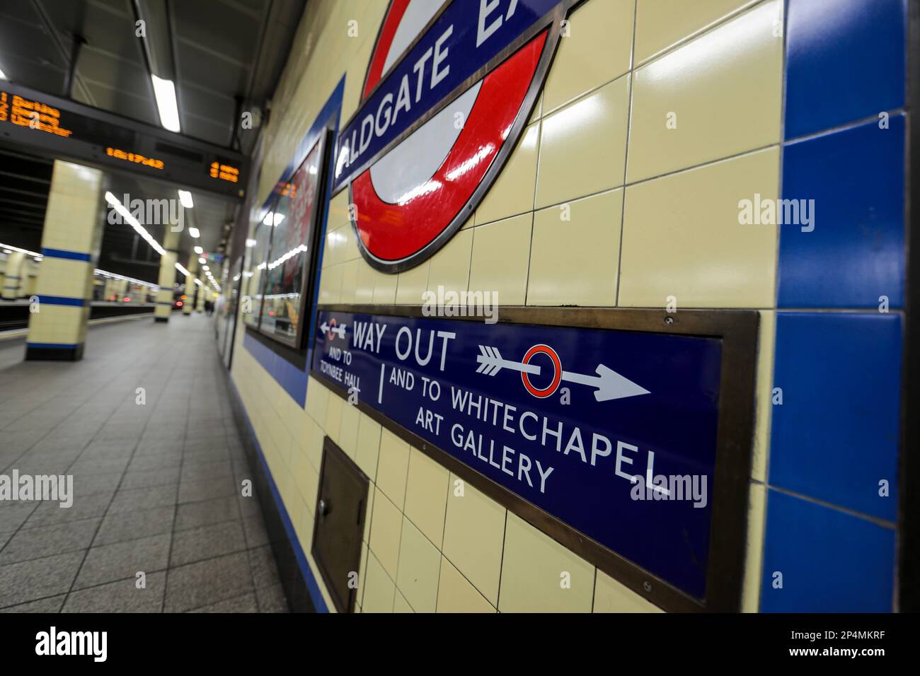 Stazione della metropolitana di Aldgate East, Whitechapel High hStreet, Londra Foto Stock