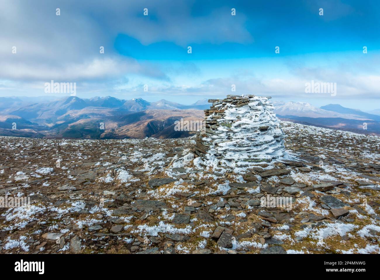La cima del monte Munro scozzese di Moruisg Foto Stock