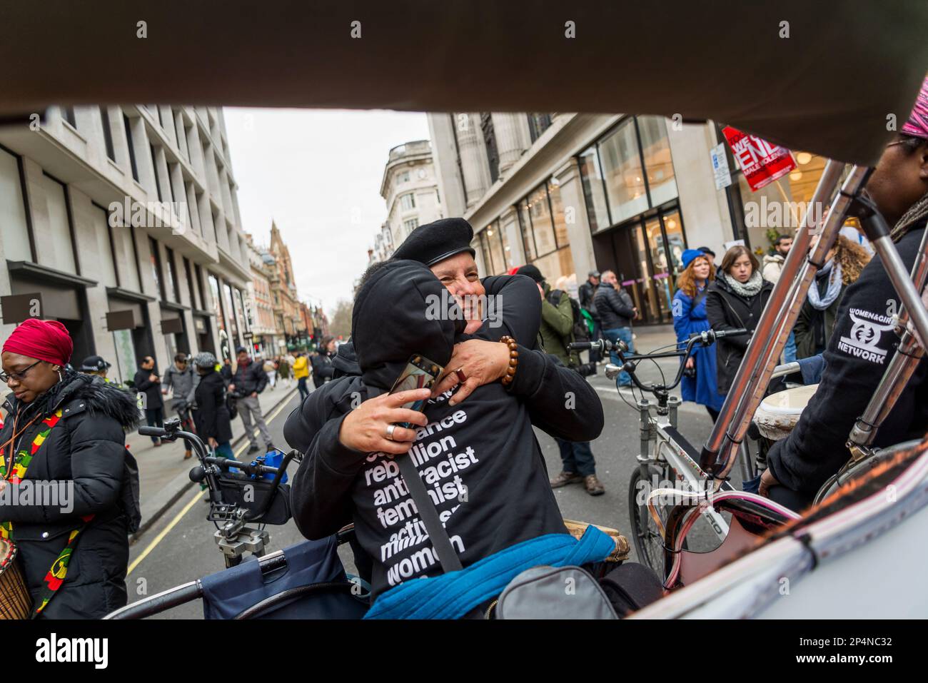 Solidarietà, marcia annuale 'Million Women Rise' contro la violenza contro le donne, Londra, Regno Unito 04/03/2023 Foto Stock