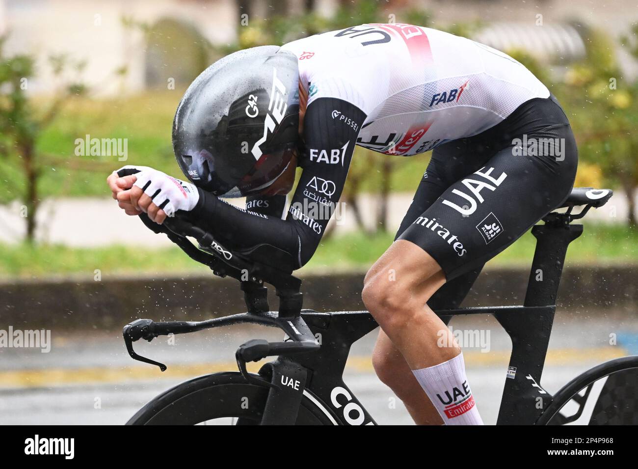 Neozelandese George Bennett del Team Emirates degli Emirati Arabi Uniti nella foto in azione durante la prima tappa della gara ciclistica Tirreno-Adriatico, un cronometro individuale 11,5km a Lido di Camaiore, lunedì 06 marzo 2023. FOTO DI BELGA DIRK WAEM - FRANCE OUT Foto Stock