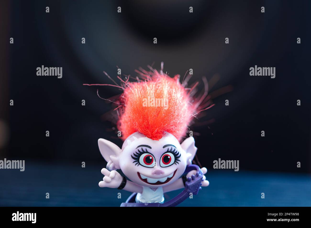 Lviv, Ucraina - 6 marzo 2023: Regina Barb, troll rock da Trolls: World Tour film Foto Stock