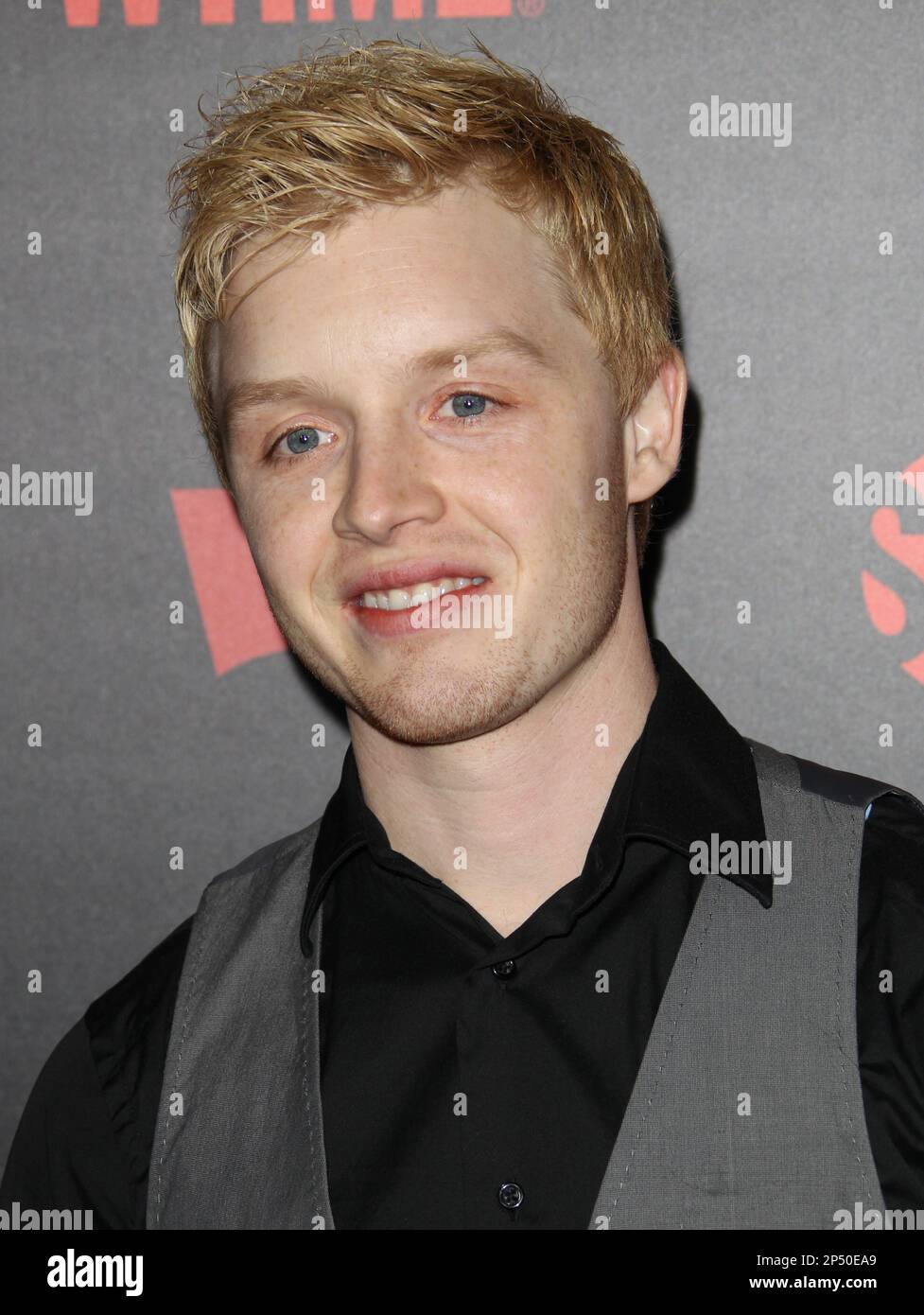 Noel Fisher attends the premiere reception for Showtime's 'Shameless' Season 2 at Haus Los Angeles on January 5, 2012 in Los Angeles, California. (Photo by Paul A. Hebert/Invision/AP) Foto Stock