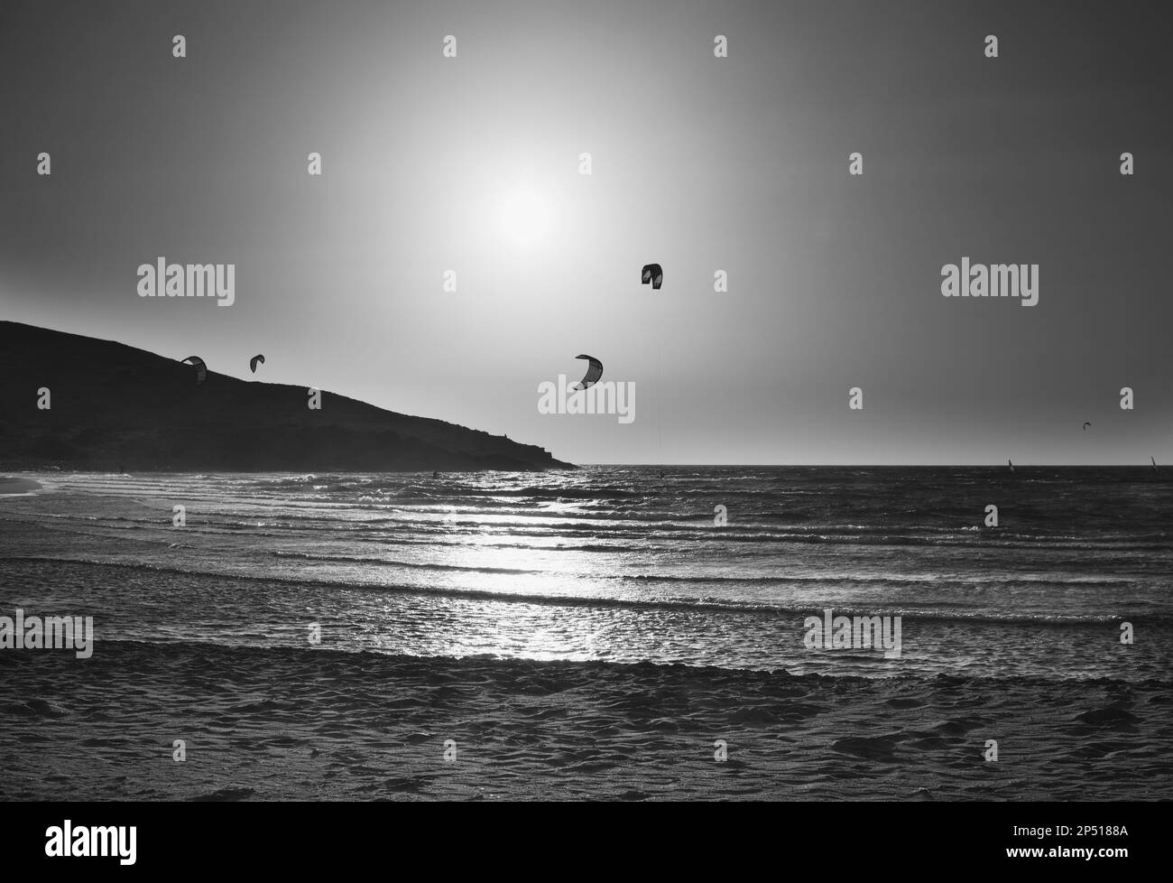 Windsurf e kitesurf alla spiaggia di Prasonisi a Rhodes Islnad in Grecia Foto Stock
