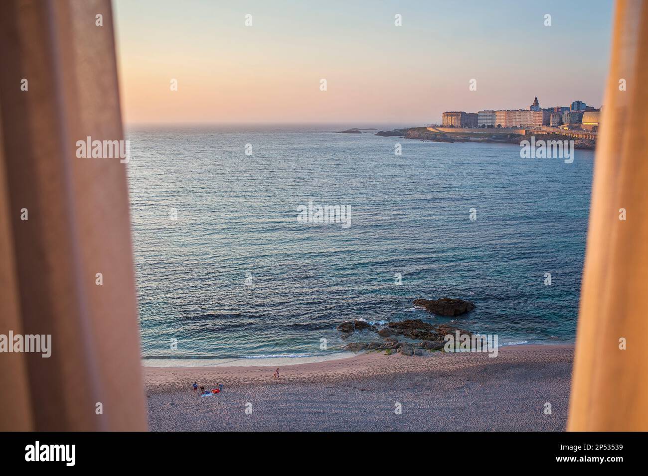 Spiaggia di Riazor, città di La Coruña, Galizia, Spagna Foto Stock