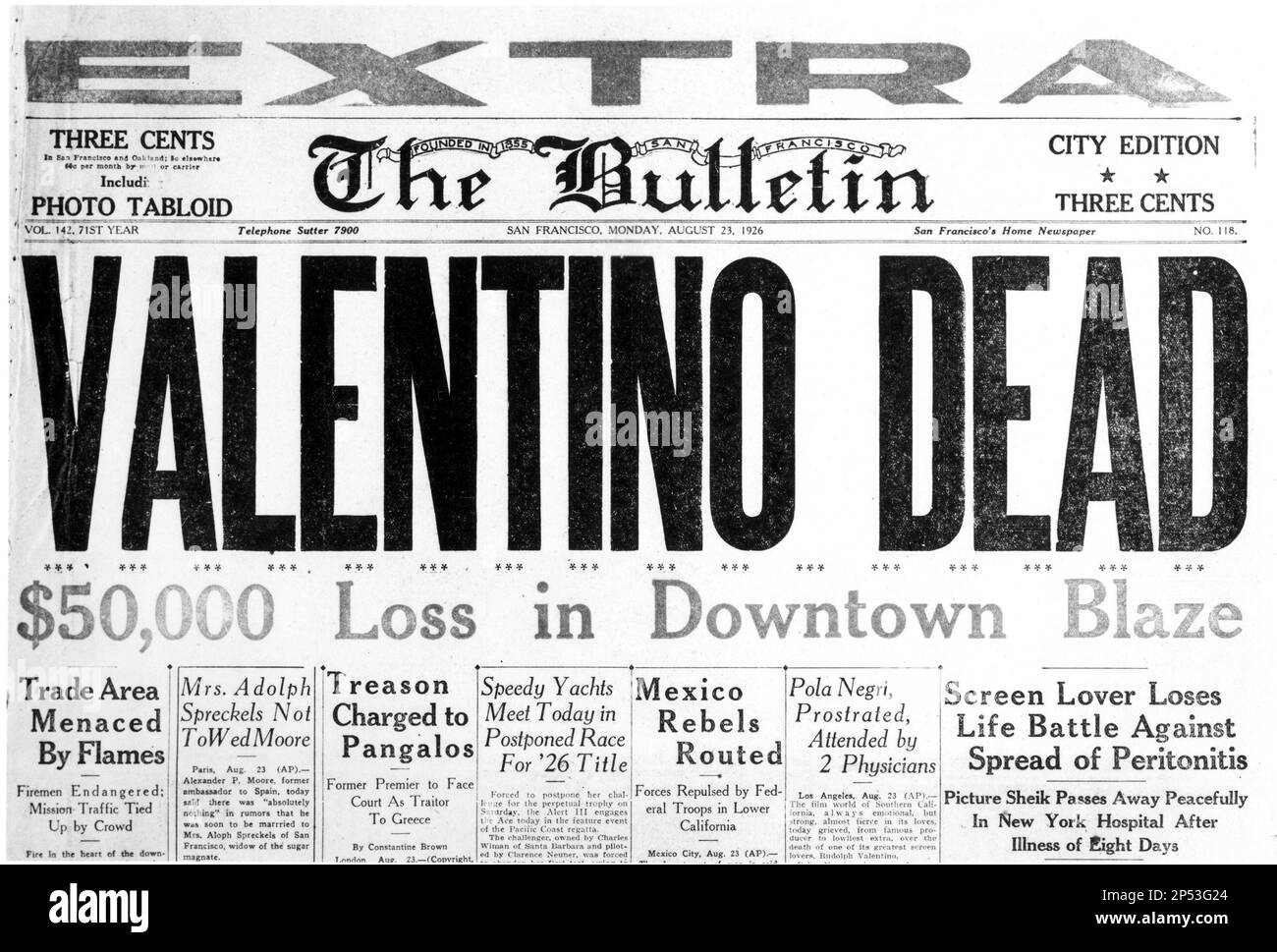 1926 , 23 agosto , San Francisco , USA : il giornale THE BULLETIN ( San Francisco ) headline of Silent screen movie actor RUDOLPH VALENTINO ( Rodolfo Guglielmi , 1895 - 1926 ) Trovato morto a New York - CINEMA MUTO - attore cinematografico - quotidiano - news - notizie - LATINO LOVER - RODOLFO - italoamericano - italo americano - italo-americano - emigrante - emigrante - italo-americano - morte --- Archivio GBB Foto Stock