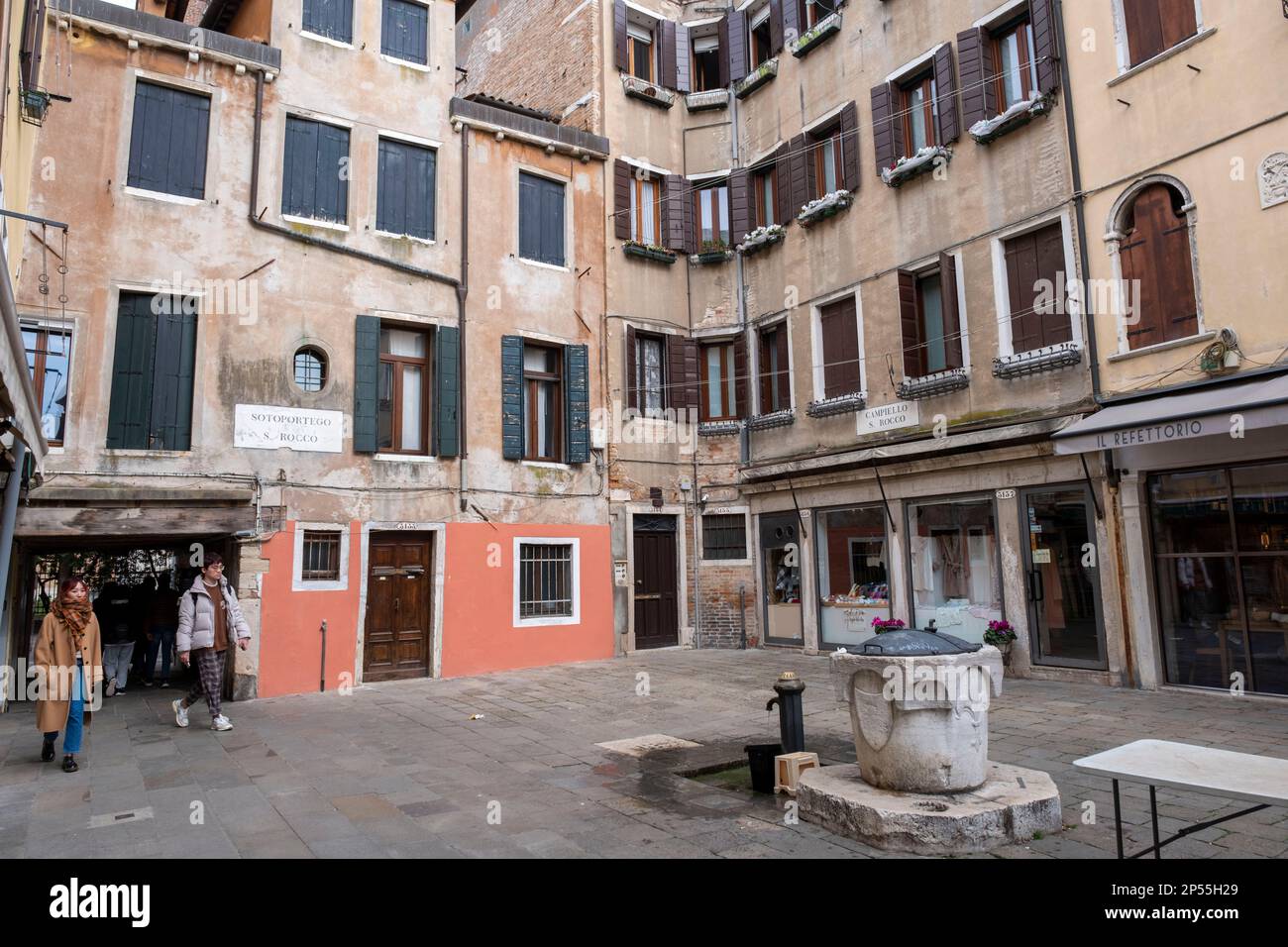 Sotoportego, quartiere di San Polo, Venezia, Italia Foto Stock