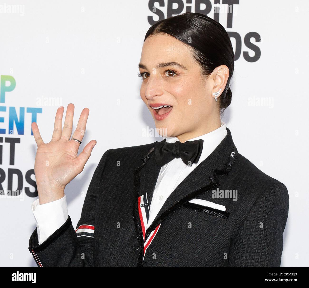 Santa Monica, California - 04 marzo 2023: Jenny Slate partecipa ai Film Independent Spirit Awards del 2023 Foto Stock