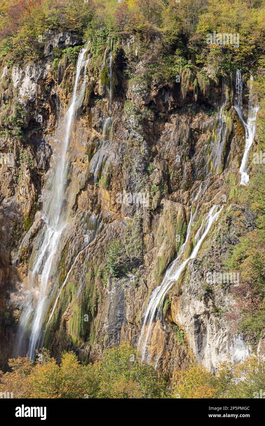 Parte destra della grande cascata anche conosciuto al Veliki Slap nel Parco Nazionale Foto Stock