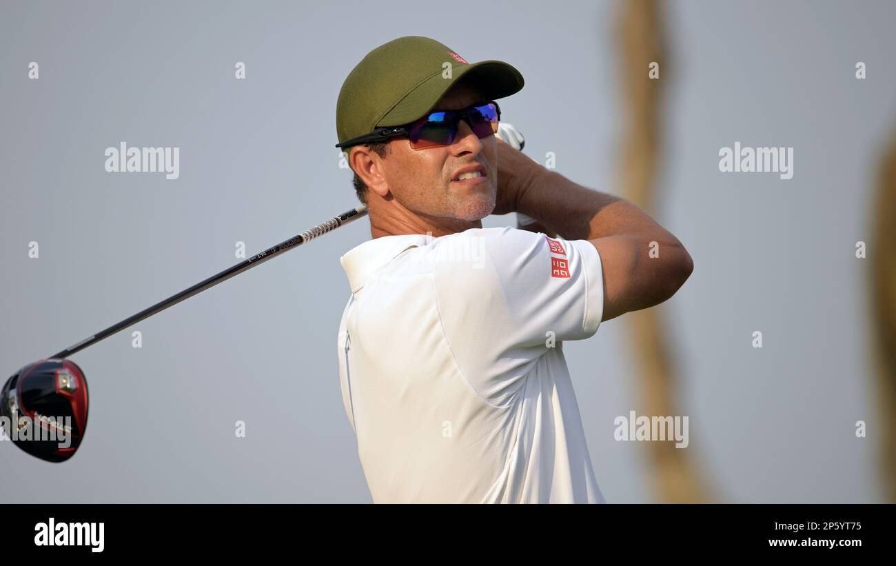 Adam Scott, of Australia, watches his tee shot on the 15th hole during the first round of the Arnold Palmer Invitational golf tournament, Thursday, March 2, 2023, in Orlando, Fla. (AP Photo/Phelan M. Ebenhack) Foto Stock