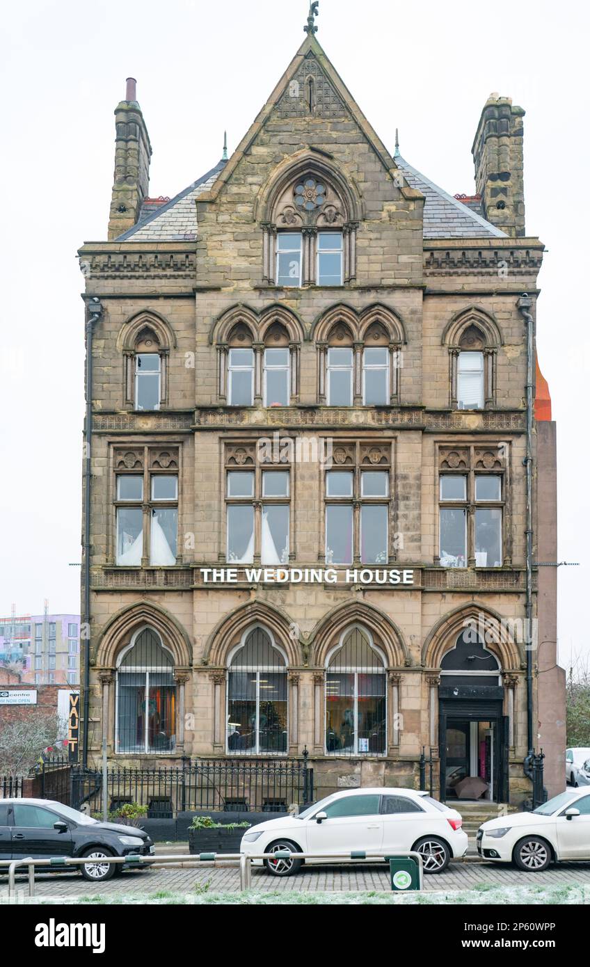 The Wedding House, 3-4 Great George Place. Originariamente una filiale della North and South Wales Bank. Immagine ripresa nel dicembre 2022. Foto Stock