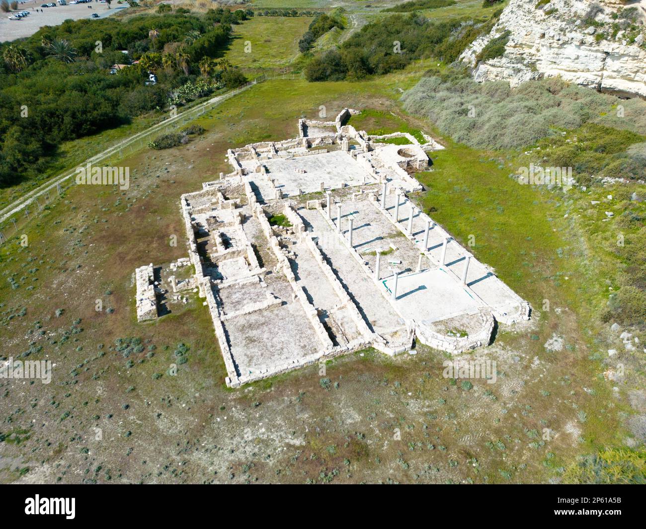 Basilica paleocristiana sul fronte spiaggia. Costruito alla base delle scogliere sud-occidentali, sotto l'acropoli, all'inizio del 6th ° secolo Foto Stock