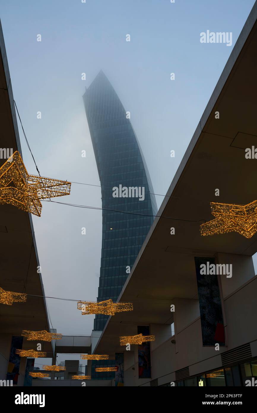 Citylife, parco moderno a Milano, Lombardia, Italia, con le tre Torri Foto Stock