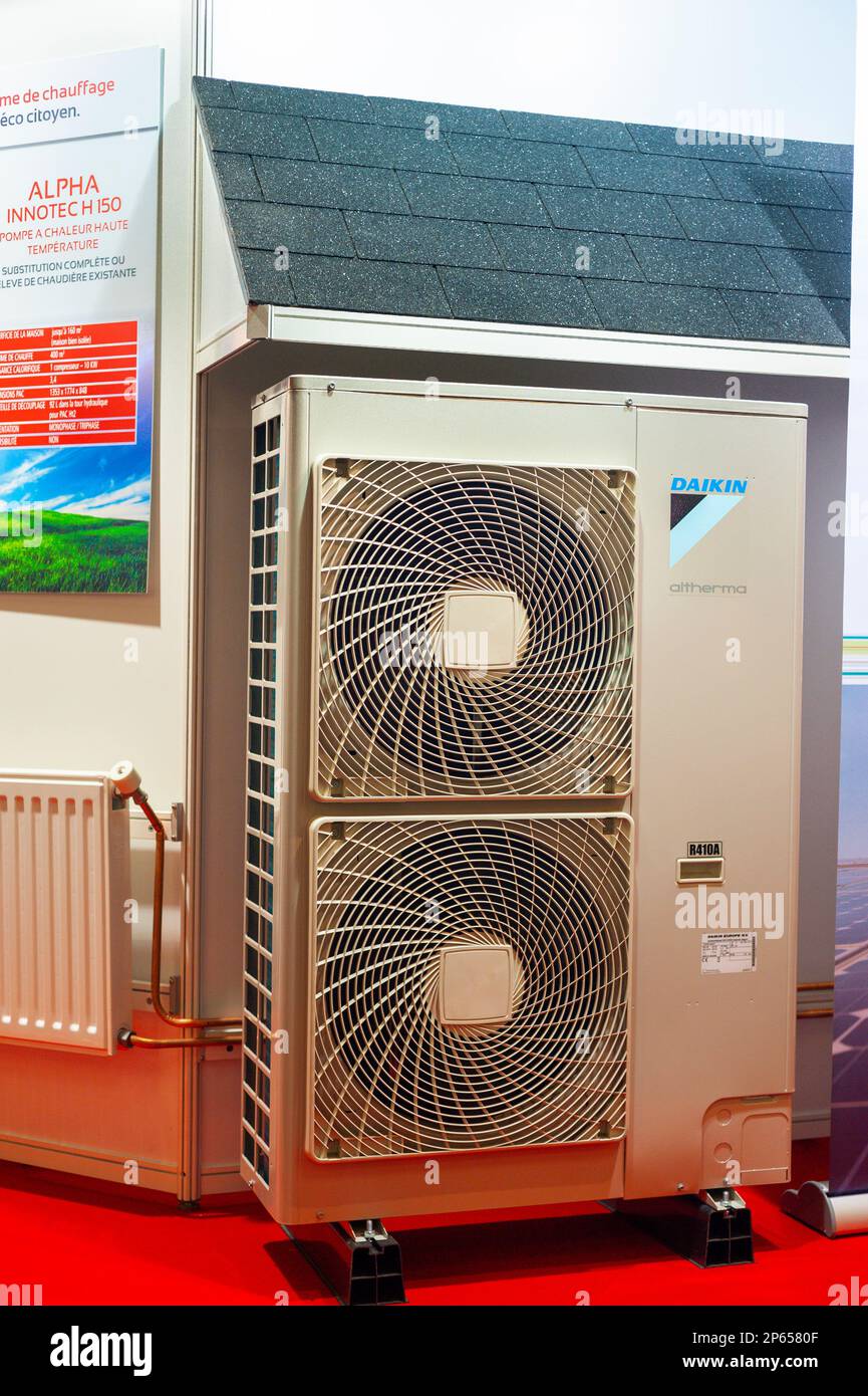 Parigi, Francia, dettaglio, impianti ecologici di riscaldamento domestico, unità di scambiatore di calore, in esposizione alla fiera industriale (Daikin Co.) Foto Stock