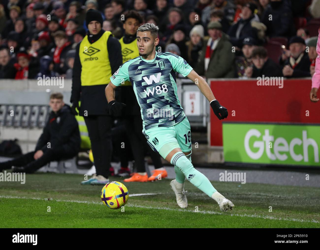 6th marzo 2023; GTECH Community Stadium, Brentford, Londra, Inghilterra; Premier League Football, Brentford contro Fulham; Andreas Pereira di Fulham Foto Stock