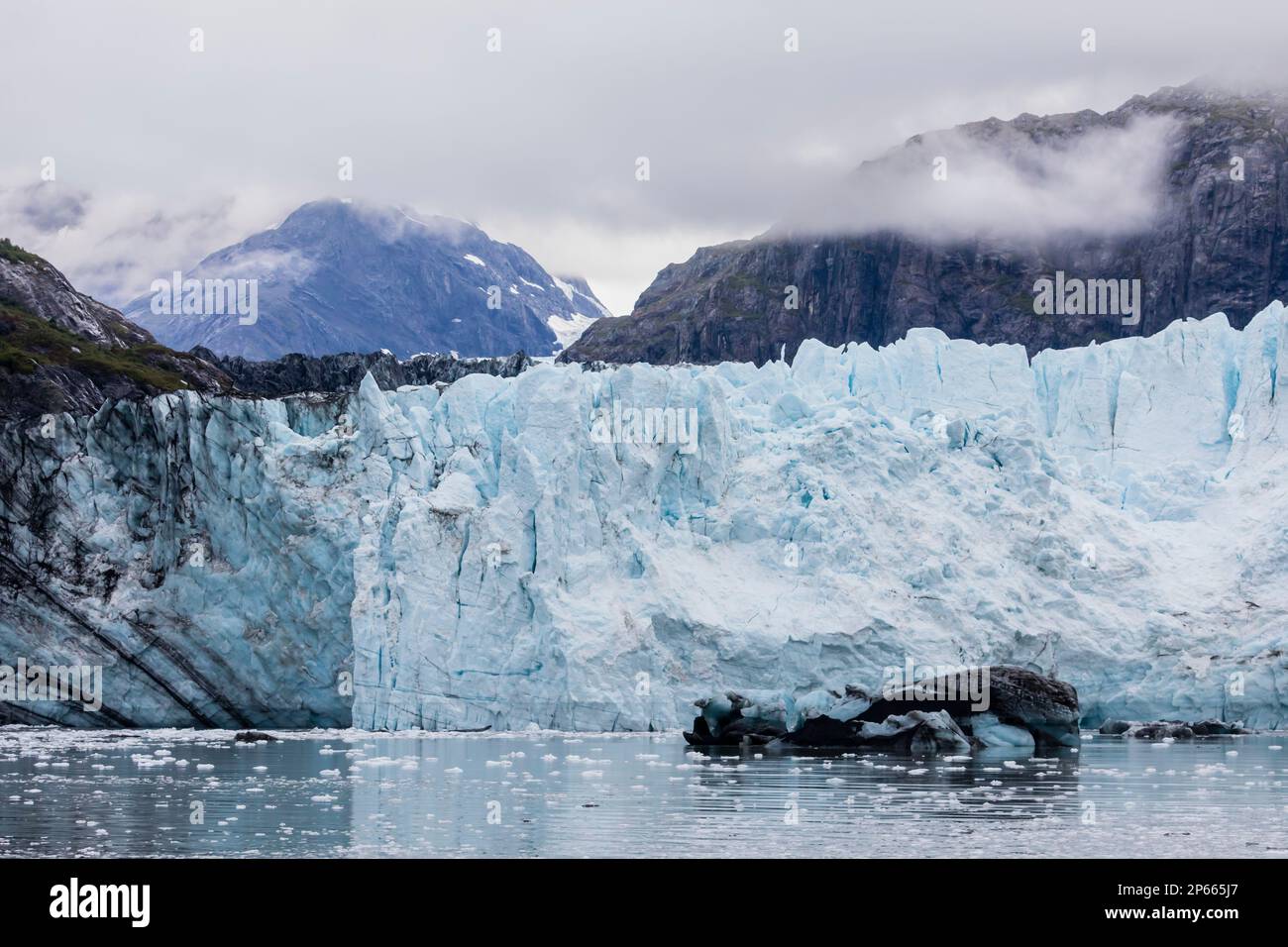 Una vista del ghiacciaio Margerie nella catena del Fairweather, del Glacier Bay National Park, dell'Alaska sudorientale, degli Stati Uniti d'America, del Nord America Foto Stock