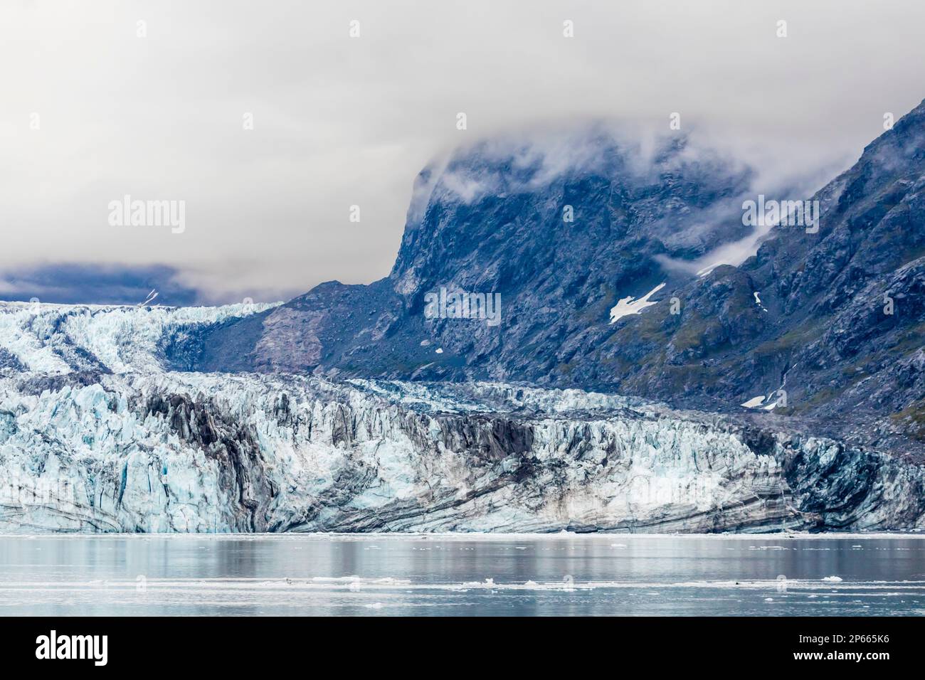 Una vista del ghiacciaio Margerie nella catena del Fairweather, del Glacier Bay National Park, dell'Alaska sudorientale, degli Stati Uniti d'America, del Nord America Foto Stock