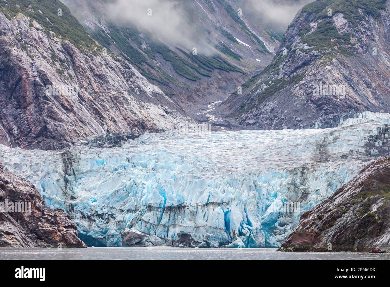 Una vista del ghiacciaio Sawyer in Tracy Arm-Fords Terror Wilderness, Alaska sudorientale, Stati Uniti d'America, Nord America Foto Stock