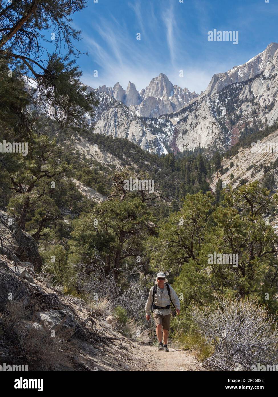 Mount Whitney, la montagna più alta degli Stati Uniti contigui, le montagne orientali della Sierra Nevada, la California, gli Stati Uniti d'America, il Nord America Foto Stock