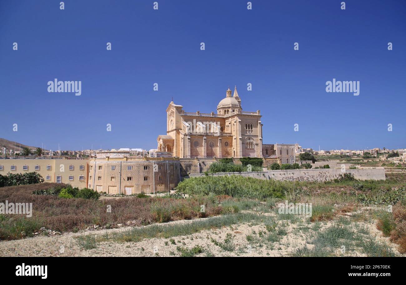 La Basilica del Santuario Nazionale della Beata Vergine di Ta' Pinu a Gharb a Gozo, Repubblica di Malta, Mediterraneo, Europa Foto Stock