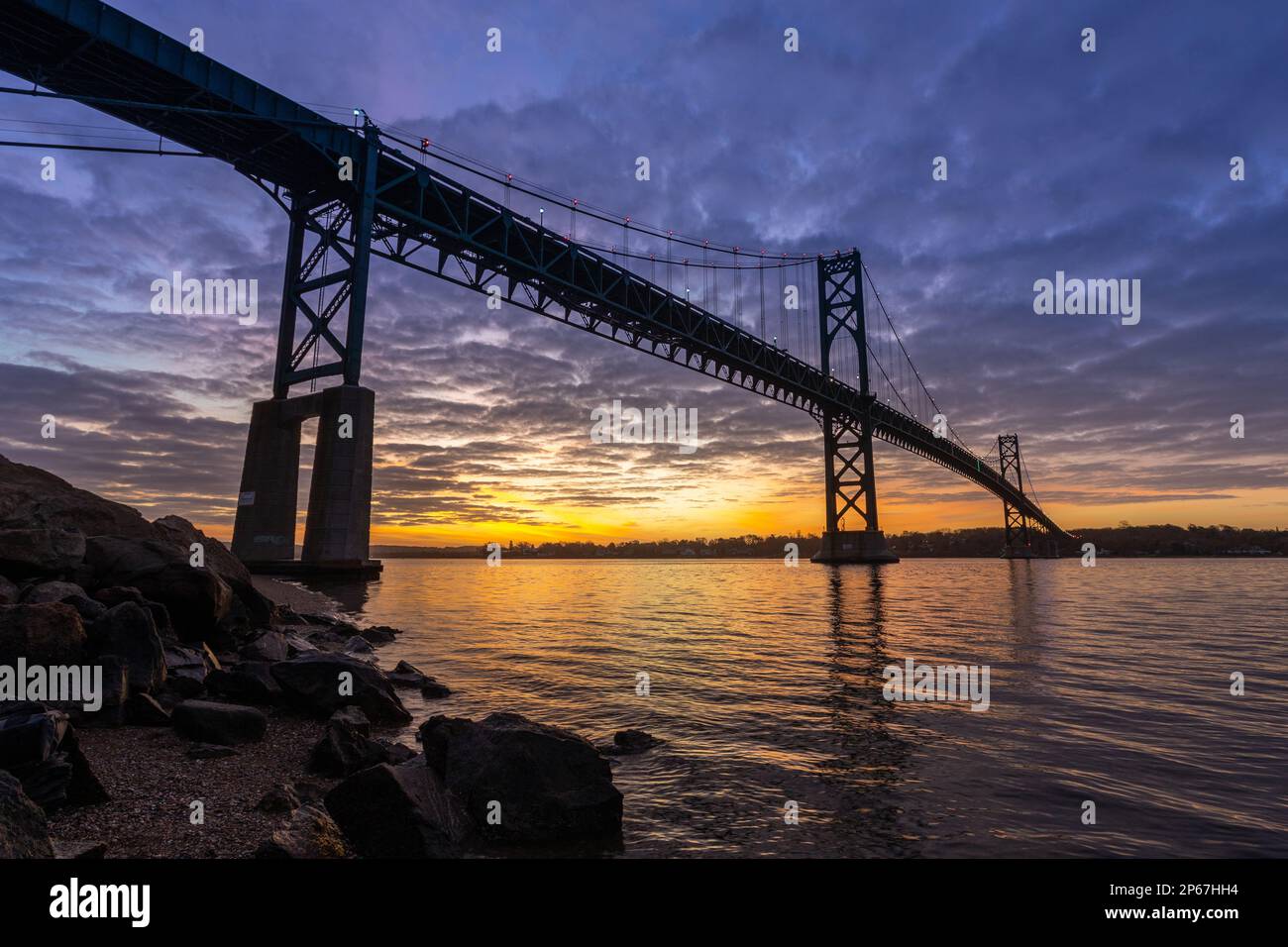 Mount Hope Bridge all'alba, Bristol, Rhode Island, New England, Stati Uniti d'America, Nord America Foto Stock