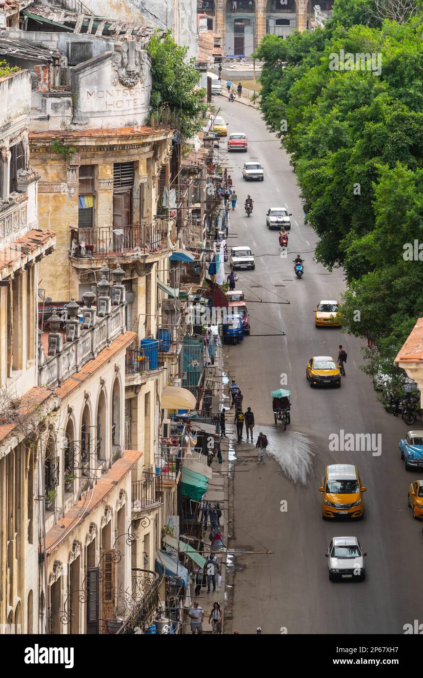 Vista aerea di Old Havana, con il vecchio Montserrat Hotel in primo piano, Cuba, Indie Occidentali, Caraibi, America Centrale Foto Stock