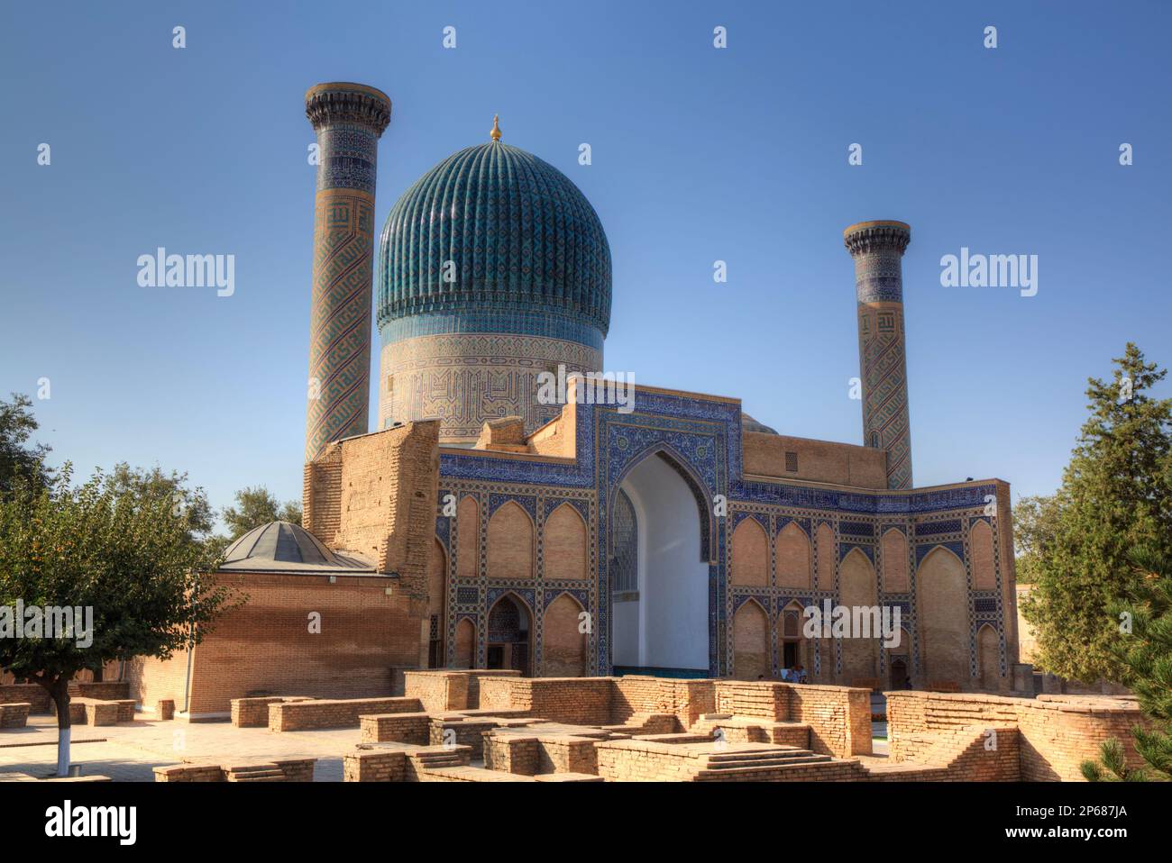 Complesso di Gur-e-Amir (Mausoleo), costruito nel 1403, luogo di sepoltura di Amir Temir, patrimonio dell'umanità dell'UNESCO, Samarcanda, Uzbekistan, Asia centrale, Asia Foto Stock