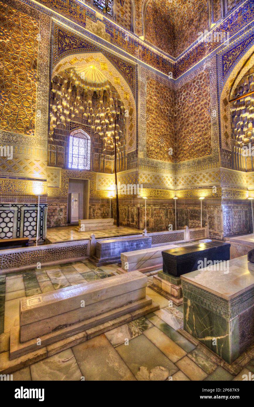 Interno, complesso di Gur-e-Amir (Mausoleo), costruito nel 1403, luogo di sepoltura di Amir Temir, UNESCO, Samarcanda, Uzbekistan, Asia centrale, Asia Foto Stock