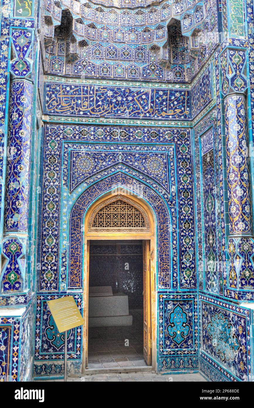 Mausoleo di Shirin Beka Oka, Shah-i-Zinda, patrimonio dell'umanità dell'UNESCO, Samarcanda, Uzbekistan, Asia centrale, Asia Foto Stock