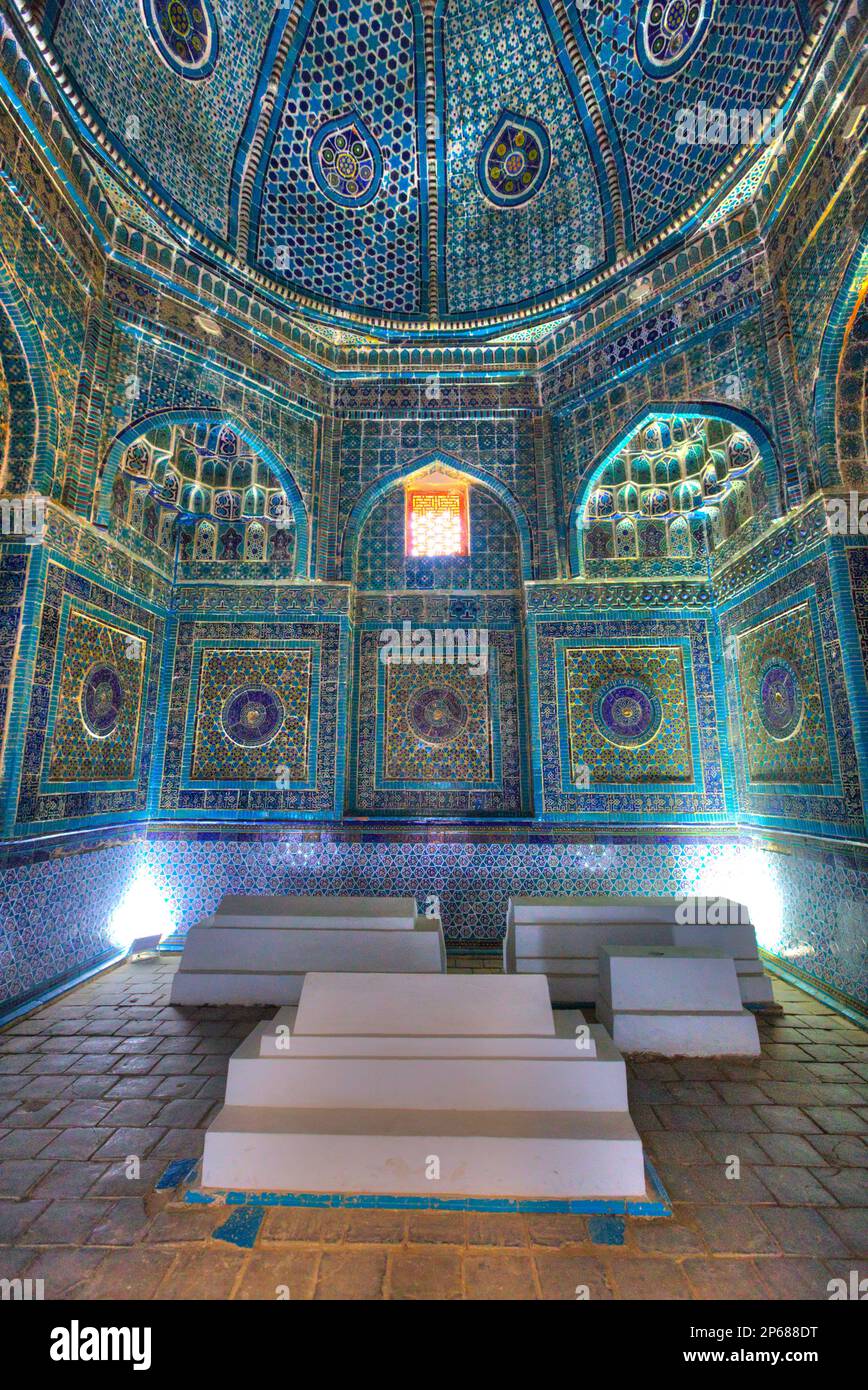Tombe interne, Mausoleo di Shad-i-Mulk Oko, 1371-1383, Shah-i-Zinda, patrimonio dell'umanità dell'UNESCO, Samarcanda, Uzbekistan, Asia centrale, Asia Foto Stock