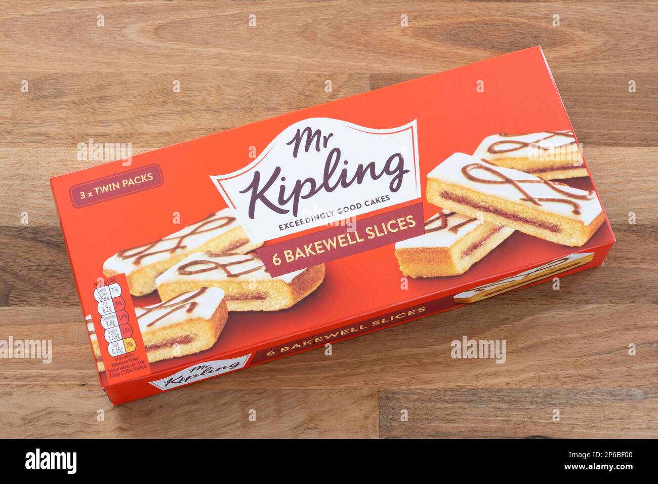 Pacchetto Kipling di Bakewell Slices, Regno Unito. Concetto: Snacking, snack food, mangiare malsano, alto contenuto di zucchero Foto Stock