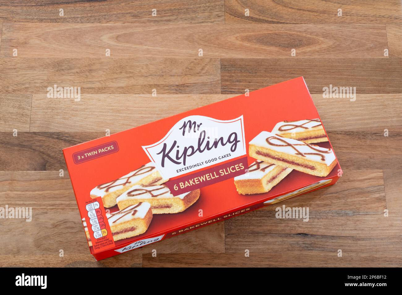 Pacchetto Kipling di Bakewell Slices, Regno Unito. Concetto: Snacking, snack food, mangiare malsano, alto contenuto di zucchero Foto Stock