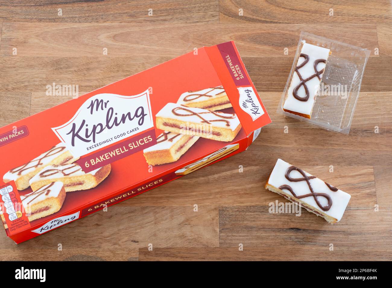 Pacchetto Kipling di Bakewell Slices, Regno Unito. Concetto: Snacking, snack food, mangiare malsano, alto contenuto di zucchero Foto Stock