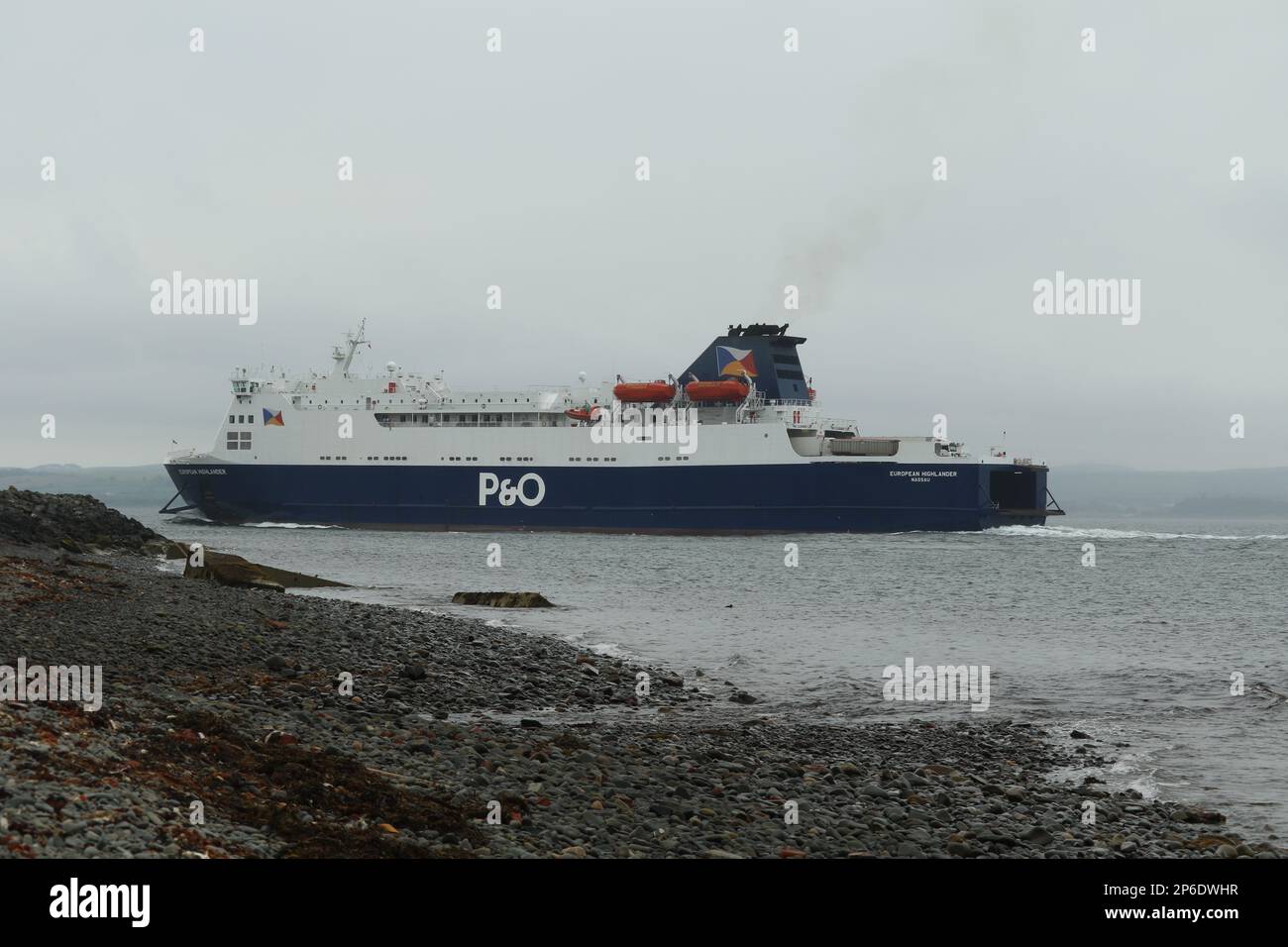P&o Ferries European Highlander arriva a Cairnryan dopo aver attraversato il Mare d'Irlanda da Belfast Foto Stock